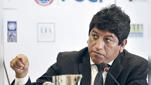 Congreso impone a Josué Gutiérrez, exabogado de Vladimir Cerrón, como defensor del Pueblo