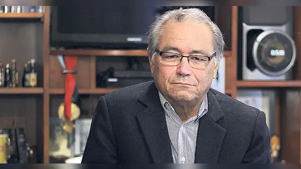 Walter Albán: “Ahora es la Defensoría de los congresistas, han elegido un ofensor del pueblo”