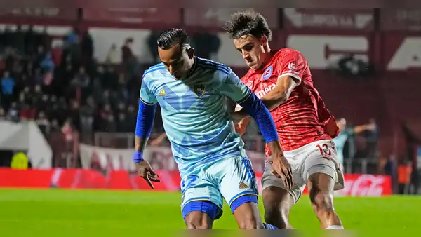 Con gran actuación de Advíncula, Boca consiguió un agónico triunfo 1-0 ante Argentinos Juniors