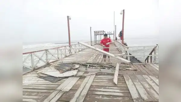 Fuerte oleaje afectó turismo en el muelle de Trujillo