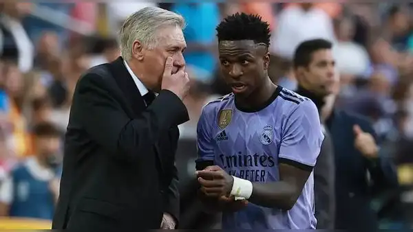 Vinicius denuncia insultos racistas: ¿por qué el futbolista del Real Madrid fue expulsado?