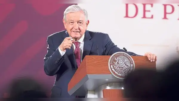 Andrés Manuel López Obrador es declarado persona no grata