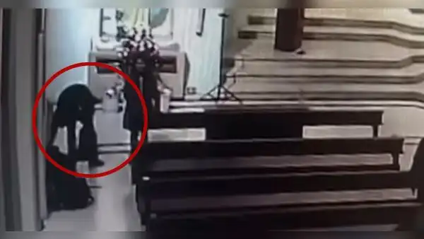 Surco: falsos invitados a boda roban dron dentro de una parroquia