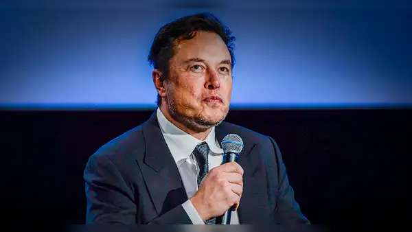 Elon Musk afirma que la inteligencia artificial podría lograr paz mundial al desarmar a la humanidad