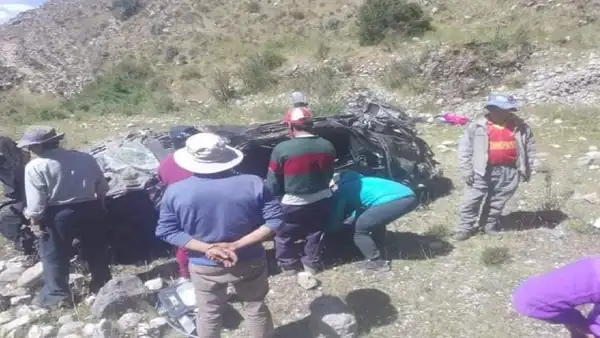 Profesora muere en accidente cuando iba a sustentar su tesis de maestría en Huancavelica