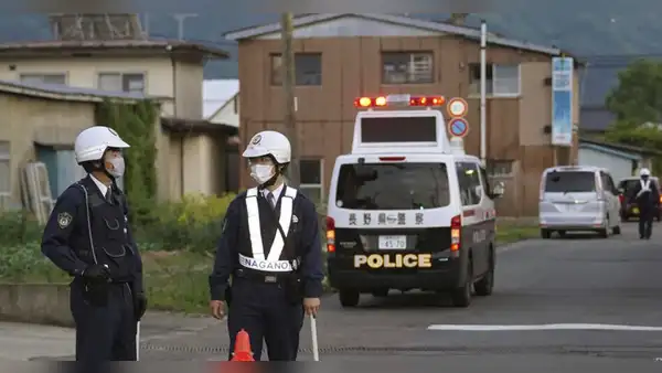 Mueren una mujer y 2 policías en un tiroteo en Japón: el atacante está escondido en el edificio