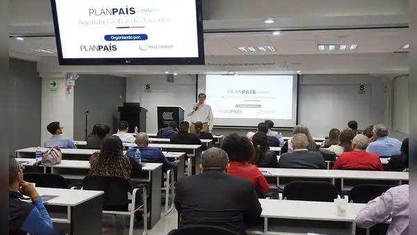 ONG Plan País promueve participación de jóvenes migrantes en Perú