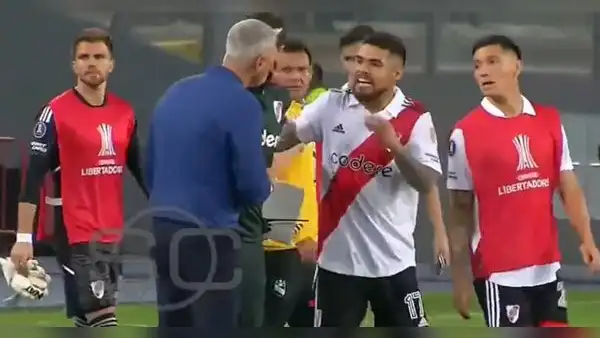Jugador de River encaró a Tiago Nunes al final del partido con Cristal: "¿Por qué haces gestos?"