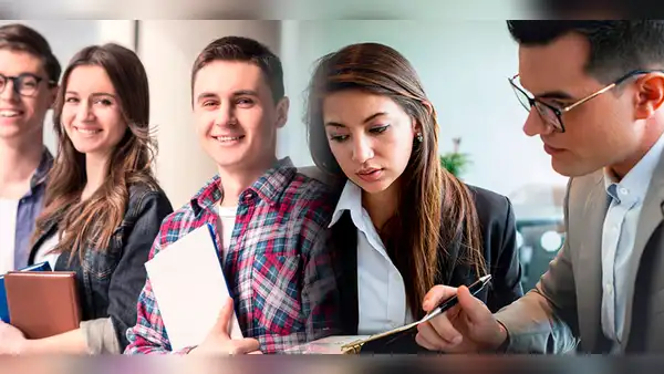 Estas son las 10 profesiones que tendrán más demanda en el futuro, según el Fondo Económico Mundial