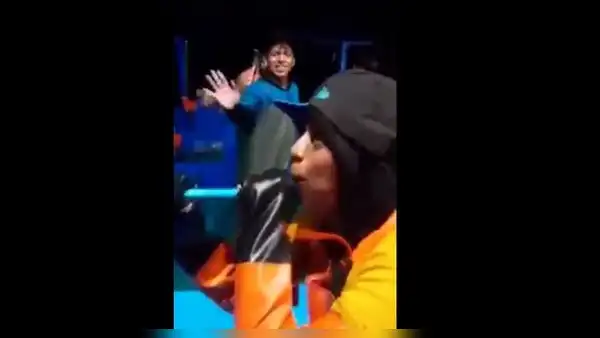 Pescadores dejan de lado sus labores para bailar al ritmo de Pandora: “El trompetista lo es todo”