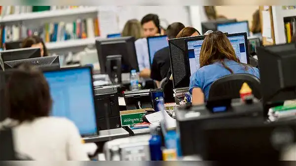 Gobierno retrasa inicio de la negociación colectiva