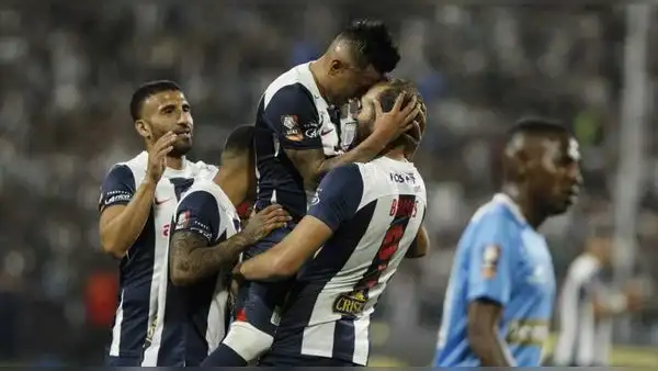 Alianza Lima goleó 6-1 a Binacional y se coronó campeón del Torneo Apertura de la Liga 1