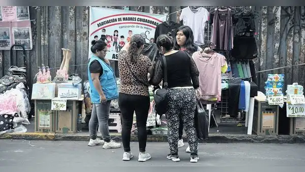 Formales piden ampliar zona rígida al Triángulo Grau por los ambulantes