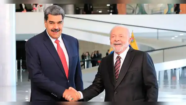 Nicolás Maduro llega a Brasil para cumbre convocada por Lula Da Silva con presidentes de Sudamérica