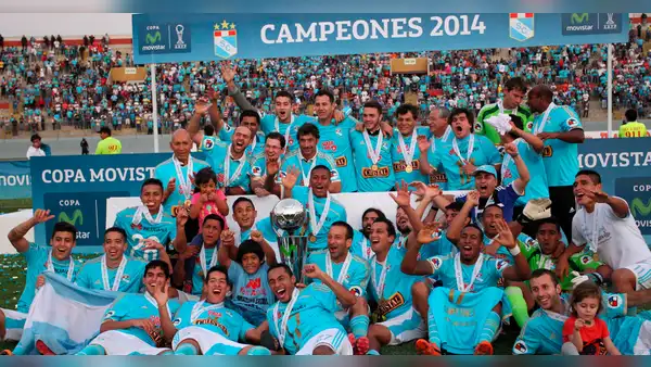Llegó a Cristal a mitad de año, lo sacó campeón y hoy es DT del club en el que es ídolo