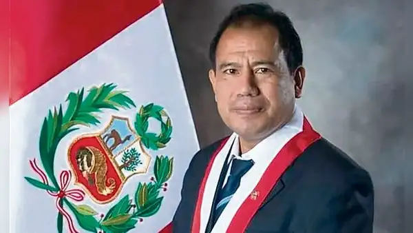 Comisión de Ética aprueba denunciar a Edgar Tello por caso recorte de sueldos