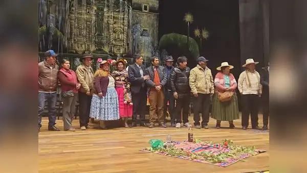 Comuneros de Puno siguen consumiendo agua contaminada