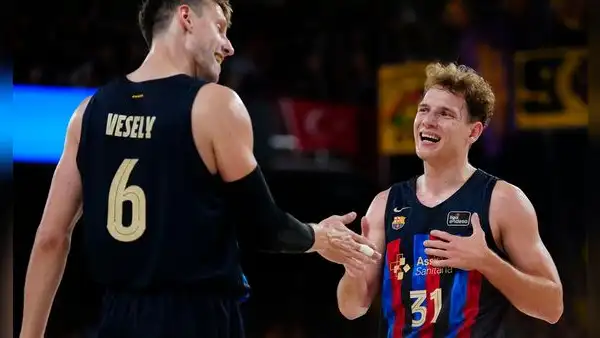 ¡Luchado hasta el final! Barcelona venció 84-81 a Unicaja en el primer juego por la semifinal de la Liga Endesa