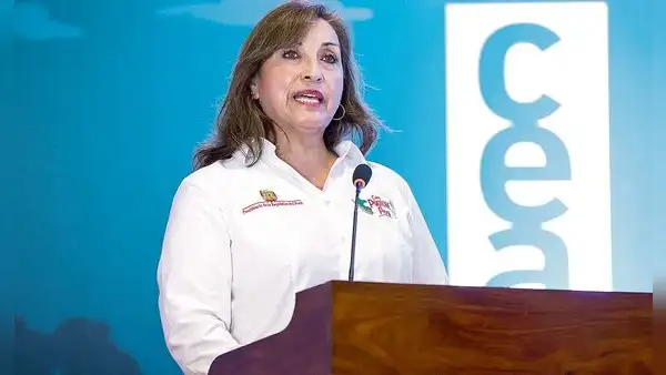 Congreso: aprueban que Dina Boluarte despache de forma remota desde el extranjero