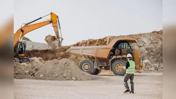 Alquilan certificados de registro a mineros ilegales para transportar carbón en La Libertad