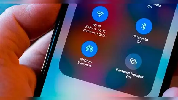 ¿Por qué China planea restringir el uso del AirDrop y el bluetooth de los teléfonos?