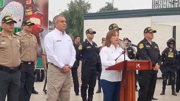 Dina Boluarte confirma la captura de ‘camarada Carlos’ y felicita a la PNP