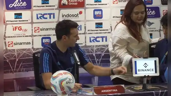 DT de Argentina cambió a traductora en plena conferencia: "Que venga él que habla más claro"