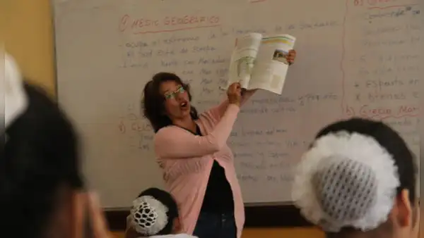 Congreso aprueba nombramiento automático para docentes que tengan más de 3 años como contratados