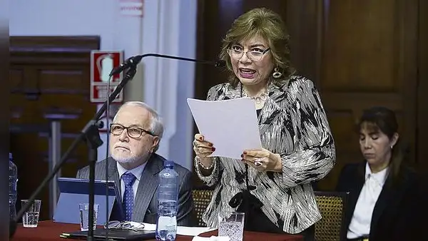 El Congreso embiste contra el Ministerio Público e inhabilita a Zoraida Ávalos