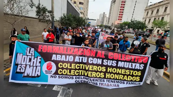 Rímac: colectiveros bloquearon avenida prolongación Tacna en protesta para ser formalizados