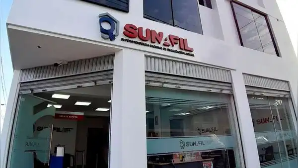 Trabajadores de empresa que trabaja con Sunafil denuncian que laboran horas extras, pero que no les pagan