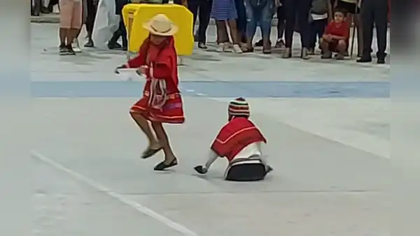 “Hermoso don”: niño sin piernas sorprende por su destreza para bailar huaino en Amazonas