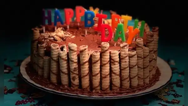 ¡Feliz cumpleaños! 100 FRASES cortas y originales para saludar a alguien especial