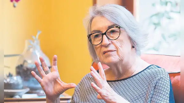 Rosa Alayza Mujica: "El Parlamento se ha convertido en el lugar en donde se cocina la dictadura"
