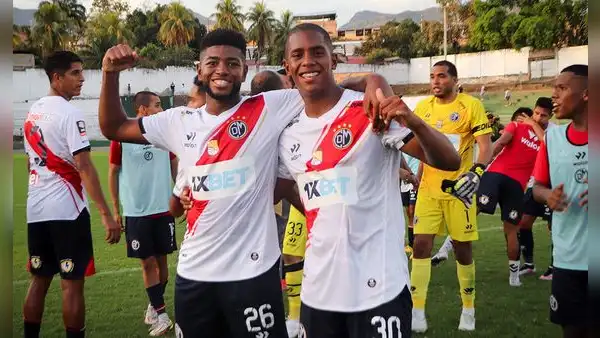 Deportivo Municipal podría fichar a delantero inglés recomendado por Nolberto Solano