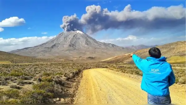 Volcán Ubinas: declaran alerta naranja por aumento permanente de actividad sísmica
