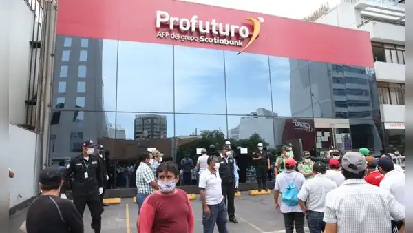 ¿Quiénes pueden acceder al retiro de fondos de las AFP y qué requisitos deben cumplir?