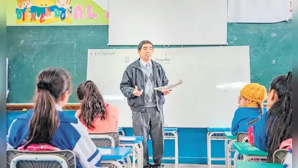 Gobierno no cumple con pagar CTS a docentes que cesaron por límite de edad