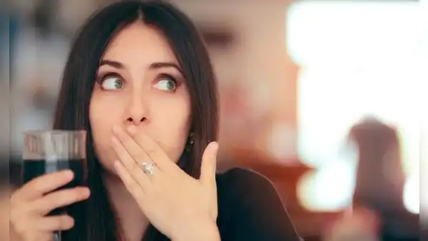¿Por qué me da hipo cuando tomo mucho alcohol y cómo quitarlo?