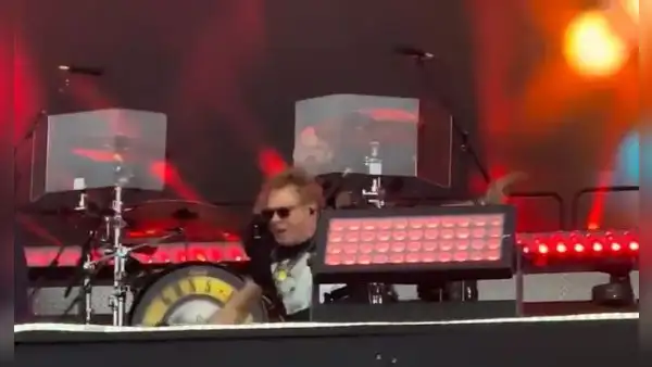 Axl Rose sufre bochornosa caída durante un concierto en Londres