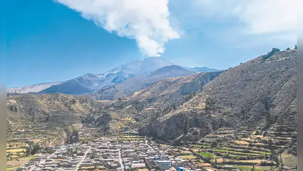 Volcán Ubinas: en emergencia 7 distritos por explosiones en Moquegua