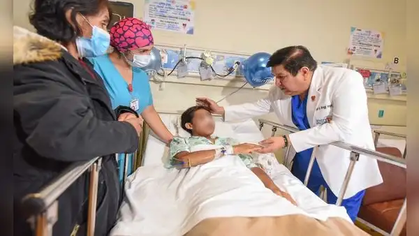 Adolescente con 22 fracturas en el rostro vuelve a sonreír tras reconstrucción facial en Hospital del Niño