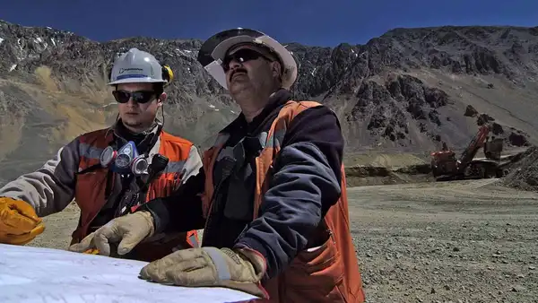 ¿En qué regiones del Perú los trabajadores perciben los mejores ingresos mensuales?