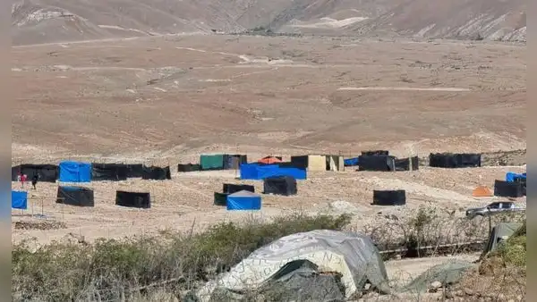 Arequipa: 300 policías desalojan a invasores de terrenos públicos