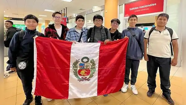 Escolares peruanos trajeron 5 medallas de Olimpiada Mundial de Matemática en Japón