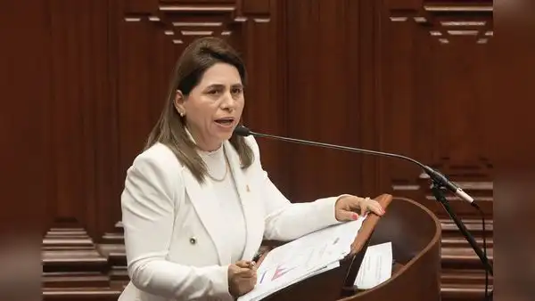 Congresistas piden la salida Rosa Gutiérrez de EsSalud: "Hay un atropello a la salud pública"