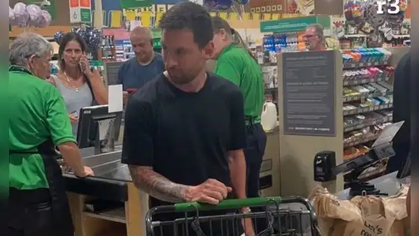 Las virales imágenes de Messi en un supermercado de Miami que causan furor en redes