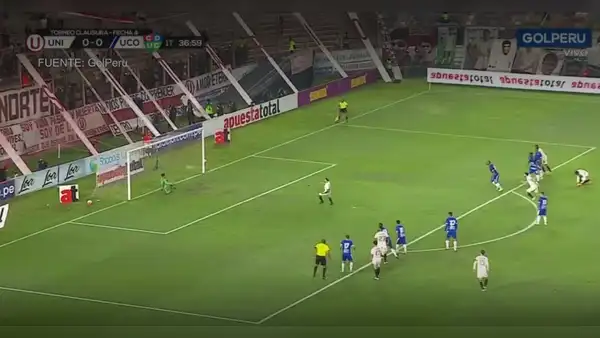 Herrera pone el 1-0 de Universitario luego de que el VAR repitiera el penal que había fallado