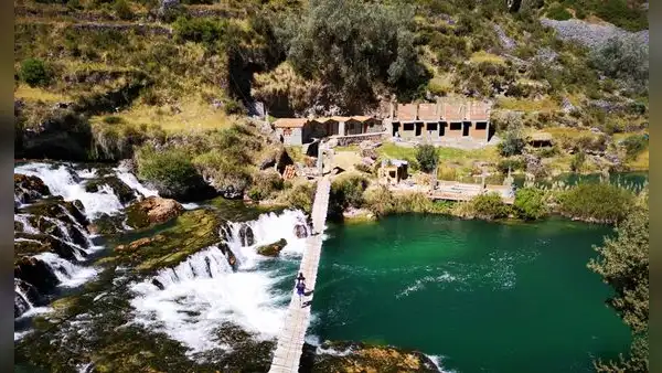 ¿Cómo llegar a Huancaya desde Lima y cuánto tiempo demora el viaje?