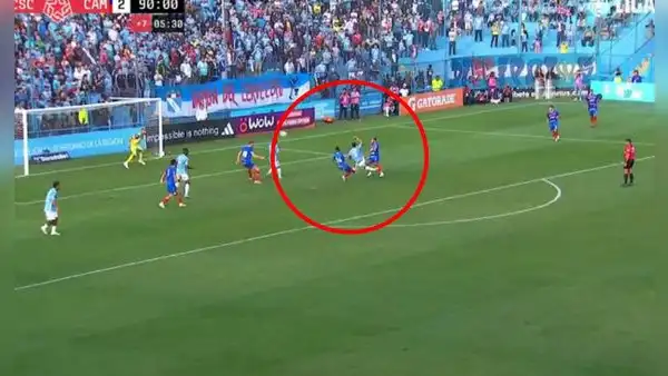 ¡Golazo de otro planeta! Brenner anotó el 3-2 de Cristal de media tijera en el último minuto